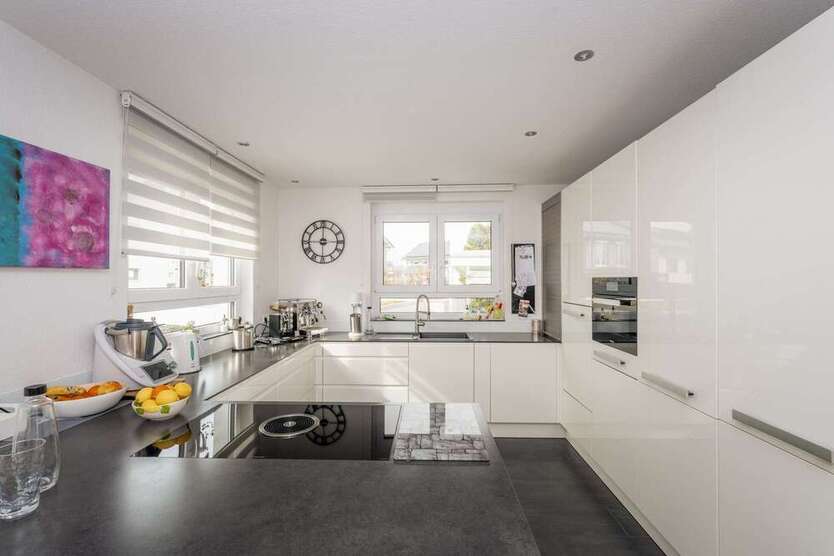 Haus zum Kaufen in Kenzingen 880.000 € 260 m²
