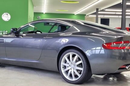 Aston Martin DB9