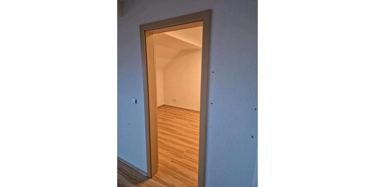 Dachgeschoßwohnung Neuenburg am Rhein - 5 Zimmer, 134 m&sup2;, 340.000&euro; | Angebot:26803415