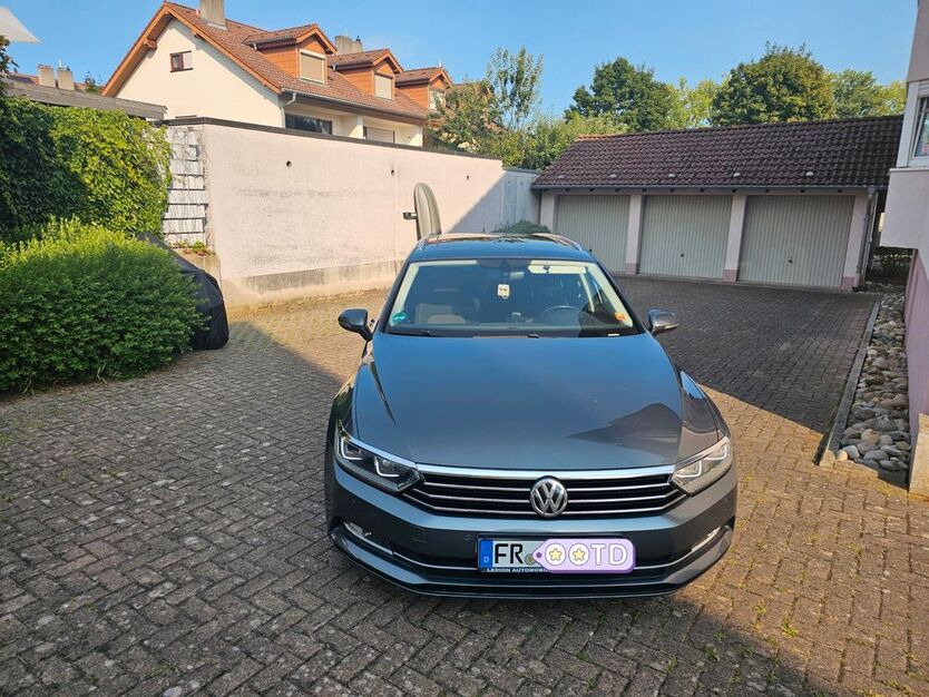 VW Passat 234.000 km 11.450 € Freiburg 79112