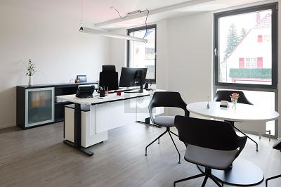 ZENTRAL LAGE VON KIRCHZARTEN - Gewerbeobjekt Kirchzarten | Angebot:26286709