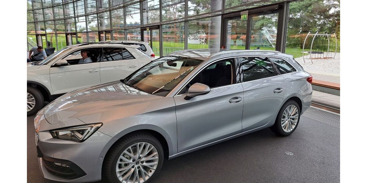 Seat Leon 24.150 km 25.450 &euro; Freiburg 79106