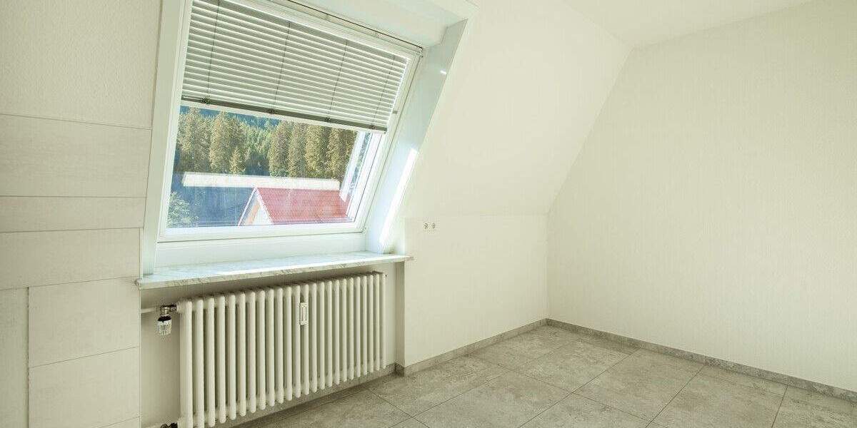 Mehrfamilienhaus, Wohnhaus Titisee-Neustadt Neustadt - 8 Zimmer, 214 m&sup2;, 549.000&euro; | Angebot:25671471