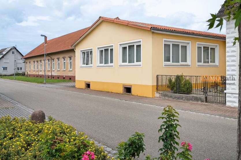 Haus zum Kaufen in Kappel-Grafenhausen 439.000 € 220 m²