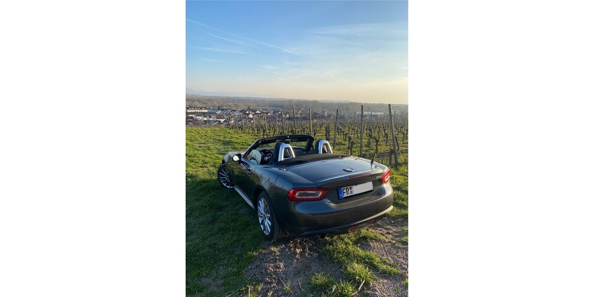 Fiat 124 Spider 33.853 km 19.500 &euro; Bötzingen 79268
