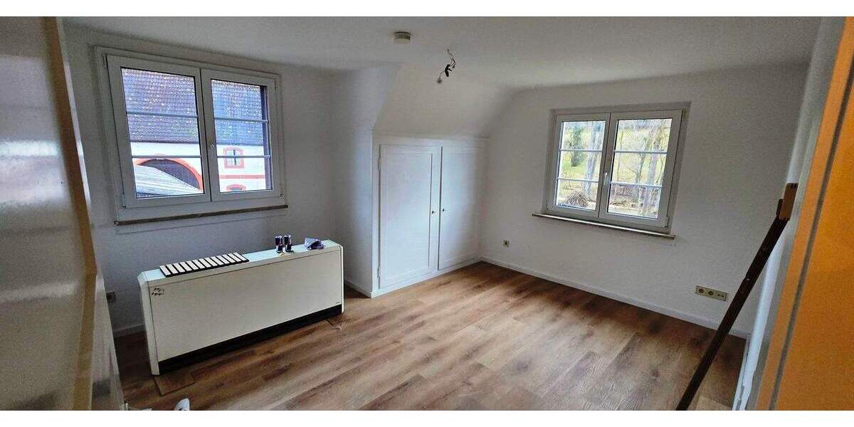 Etagenwohnung Müllheim Feldberg - 4 Zimmer, 90 m&sup2;, 1.150&euro; | Angebot:24582668