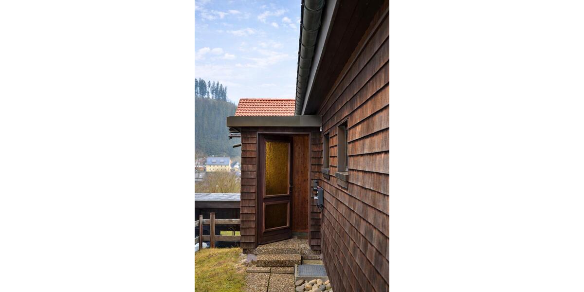 Bungalow Titisee-Neustadt Neustadt - 6 Zimmer, 175 m&sup2;, 420.000&euro; | Angebot:26239395