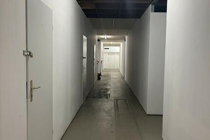 Lagerräume in Freiburg-Betzenhausen - 8 €m2 ! zimmer