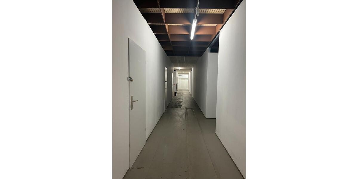 Lagerräume in Freiburg-Betzenhausen - 8 €m2 ! zimmer