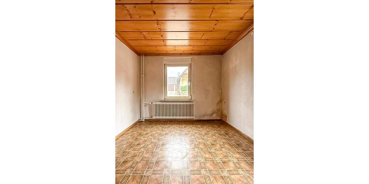 Mehrfamilienhaus, Wohnhaus Ebringen - 8 Zimmer, 212 m&sup2;, 699.000&euro; | Angebot:25774751