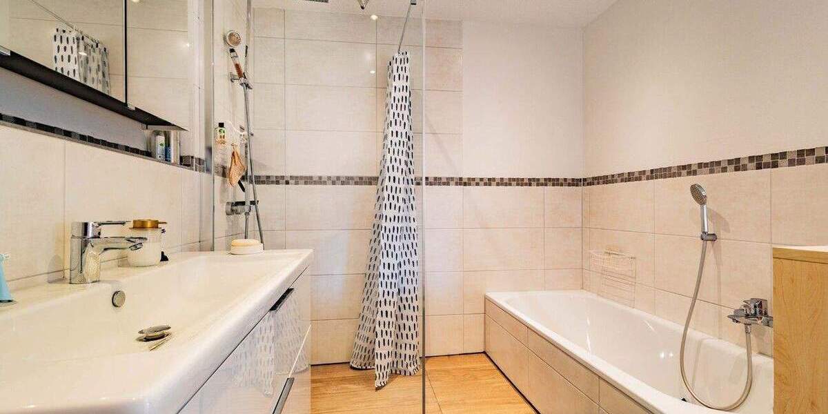 Mehrfamilienhaus, Wohnhaus Waldkirch - 7 Zimmer, 247 m&sup2;, 867.000&euro; | Angebot:25877351