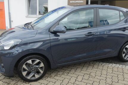 Hyundai i10 10.300 km 16.990 &euro; Emmendingen-Kollmarsreute 79312