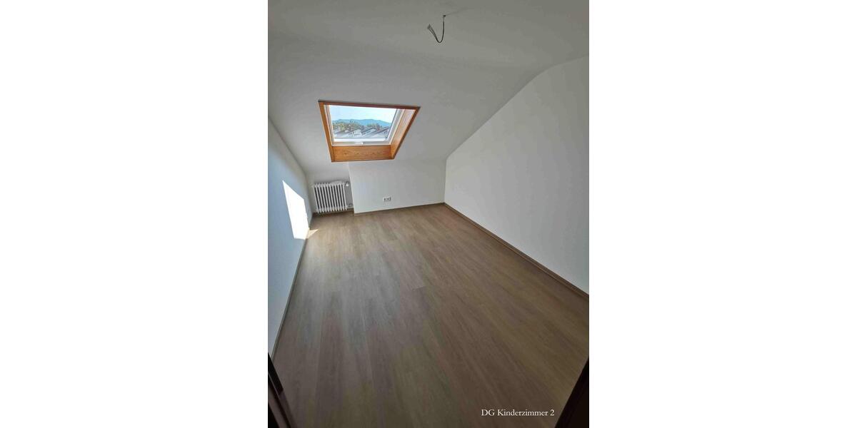 Etagenwohnung Emmendingen - 6 Zimmer, 134 m&sup2;, 1.570&euro; | Angebot:24506797