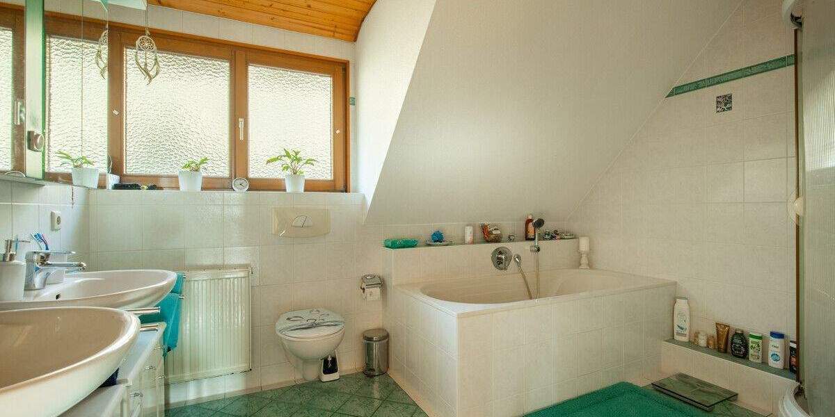 Doppelhaushälfte Titisee-Neustadt Neustadt - 6 Zimmer, 166 m&sup2;, 475.000&euro; | Angebot:24268353