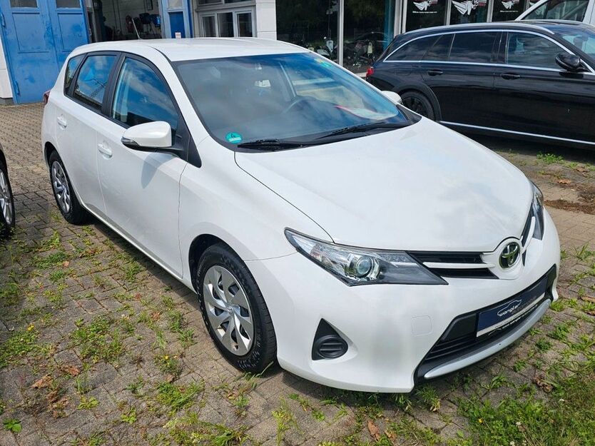 Toyota Auris 86.700 km 9.480 € Neuershausen 79232