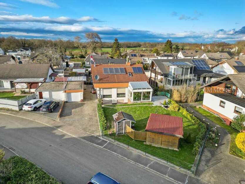 Haus zum Kaufen in Neuenburg am Rhein 740.000 € 190 m²