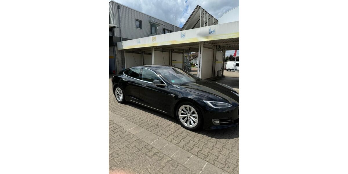 Tesla Model S 155.000 km 22.900 &euro; Freiburg 79102