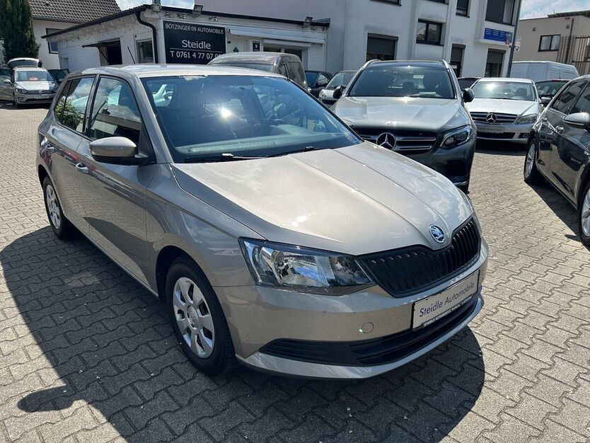 Skoda Fabia 38.000 km 11.590 € Freiburg 79111