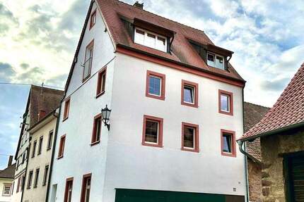 MFH mit 3 Wohneinheiten - gepflegter Zustand - attraktive Lage 7 zimmer