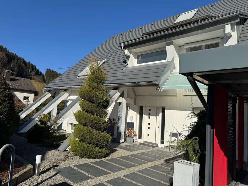 Haus zum Kaufen in Buchenbach 950.000 € 239 m²