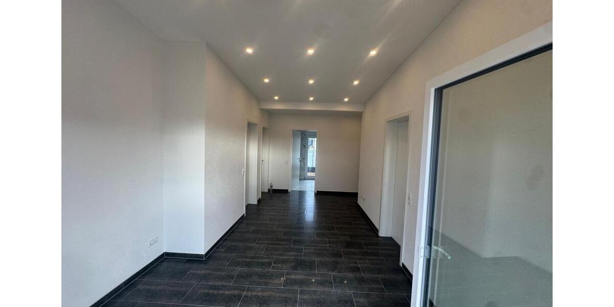 Dachgeschoßwohnung Rheinhausen - 4 Zimmer, 102 m&sup2;, 1.650&euro; | Angebot:25305337