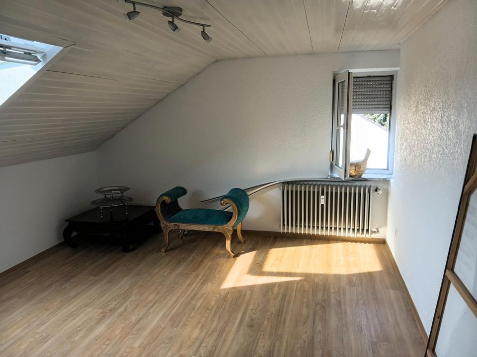 Dachgeschoßwohnung Breisach am Rhein - 3 Zimmer, 68 m&sup2;, 205.000&euro; | Angebot:27286887