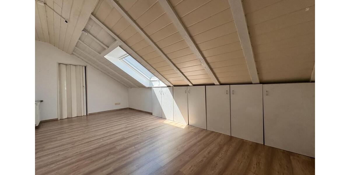 Dachgeschoßwohnung Gundelfingen - 4 Zimmer, 110 m&sup2;, 449.000&euro; | Angebot:27219906