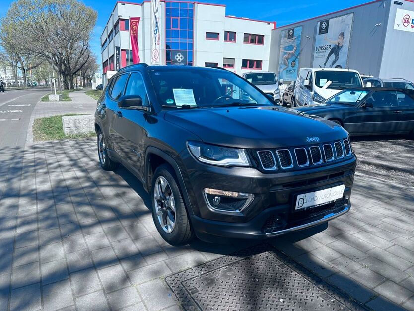 Jeep Compass 55.085 km 17.990 € Freiburg 79108