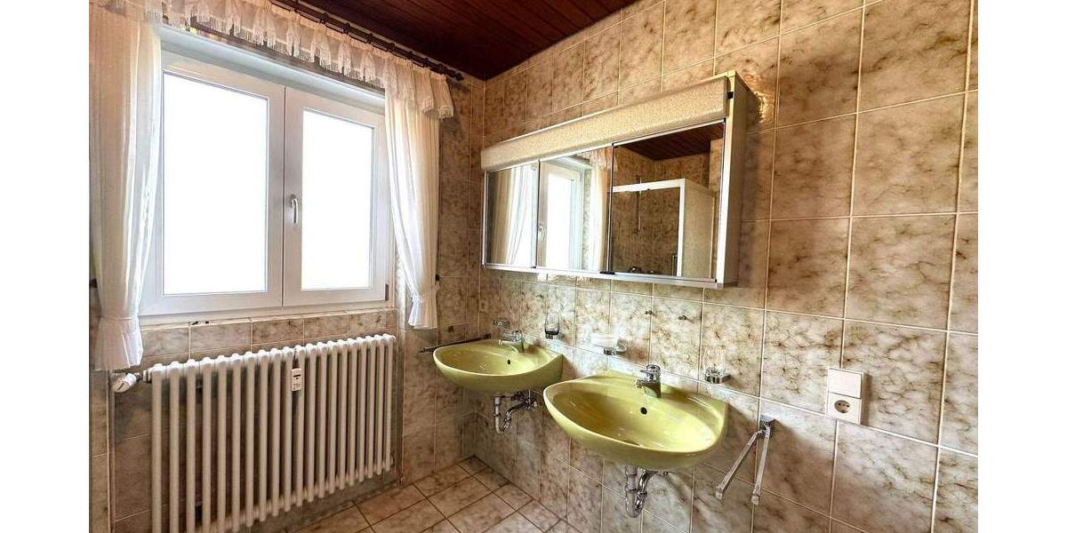 Etagenwohnung Kenzingen - 3 Zimmer, 96 m&sup2;, 310.000&euro; | Angebot:24827288