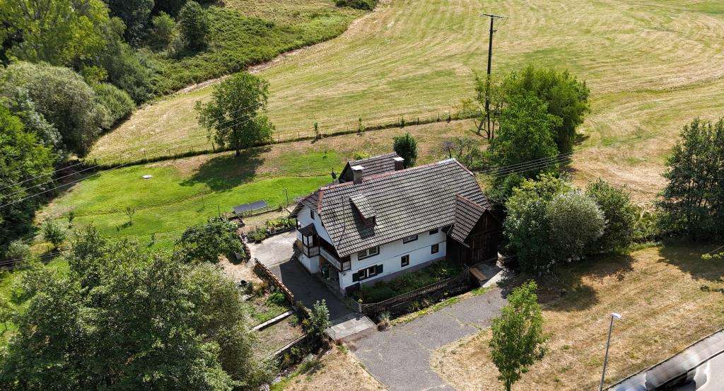 Einfamilienhaus Freiburg Ebnet - 6 Zimmer, 121 m&sup2;, 750.000&euro; | Angebot:27178997