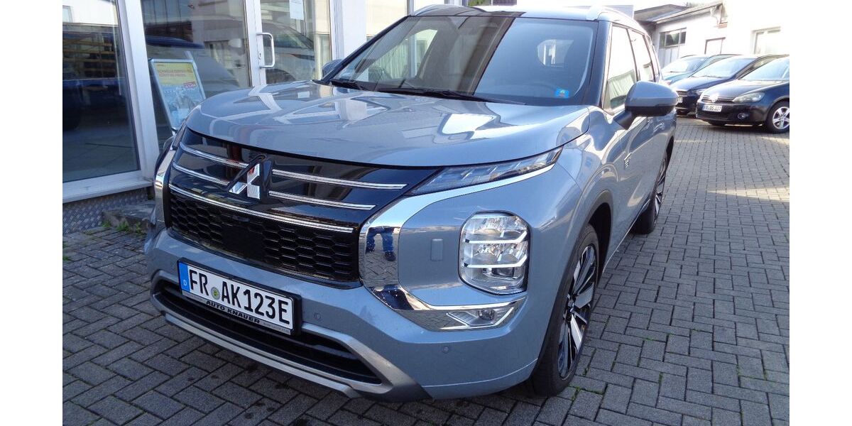 Mitsubishi Plug-in Hybrid Outlander 7.500 km 46.990 &euro; Freiburg-St. Georgen 79111