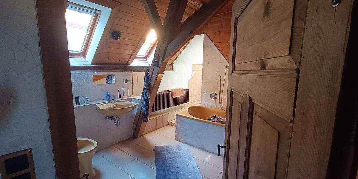 Mehrfamilienhaus, Wohnhaus Endingen Amoltern - 6 Zimmer, 200 m&sup2;, 375.000&euro; | Angebot:25730392