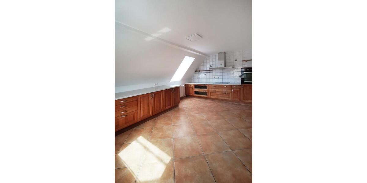 Dachgeschoßwohnung Hartheim am Rhein - 4 Zimmer, 132 m&sup2;, 1.520&euro; | Angebot:26624238