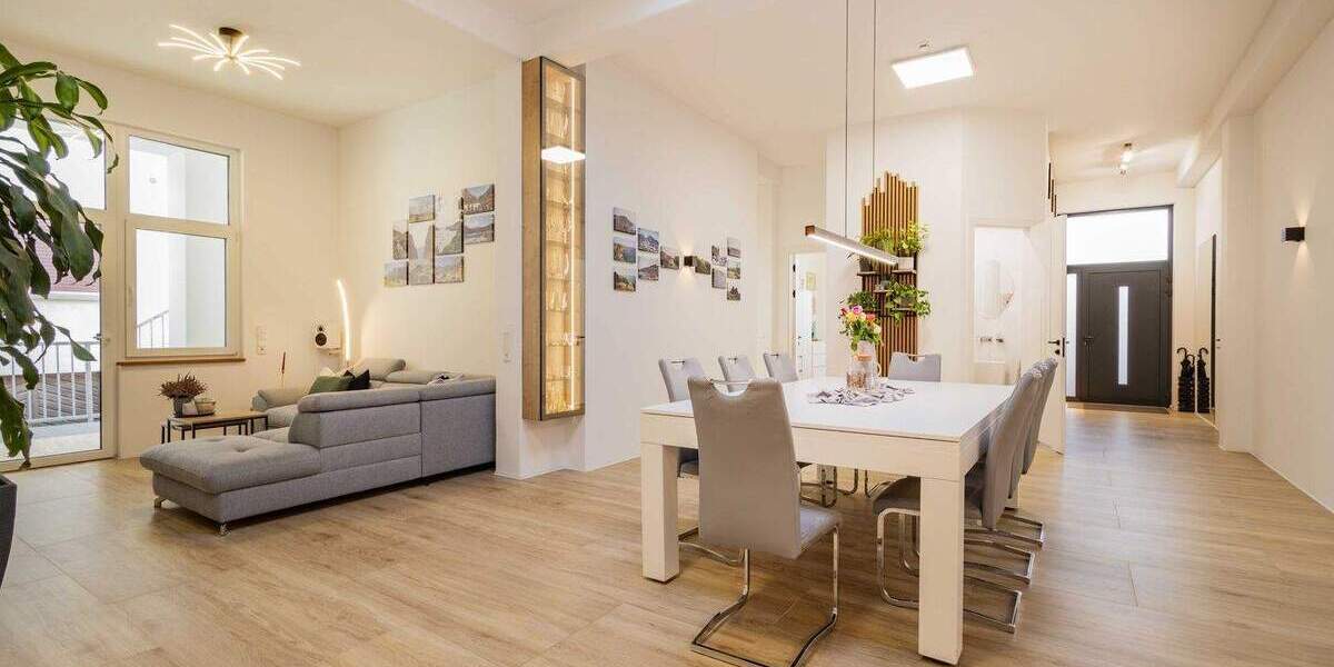 Einfamilienhaus Elzach - 8 Zimmer, 180 m&sup2;, 897.000&euro; | Angebot:24657304