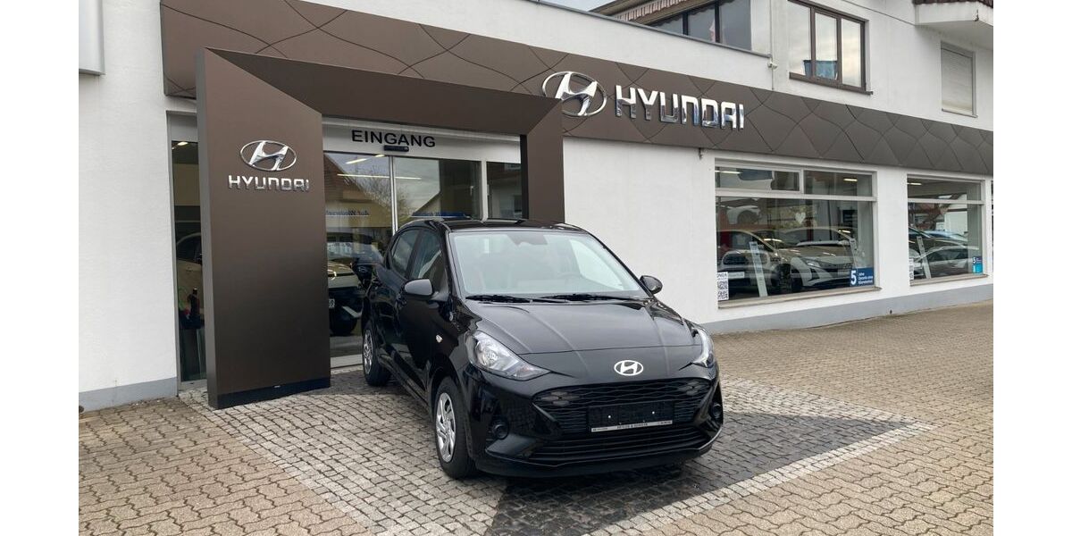 Hyundai i10 4.000 km 14.890 &euro; Emmendingen-Kollmarsreute 79312