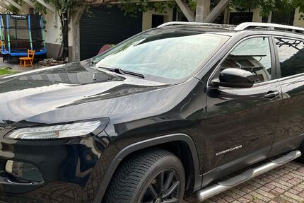 Jeep Cherokee 173.500 km 13.999 € Zell im Wiesental 79669
