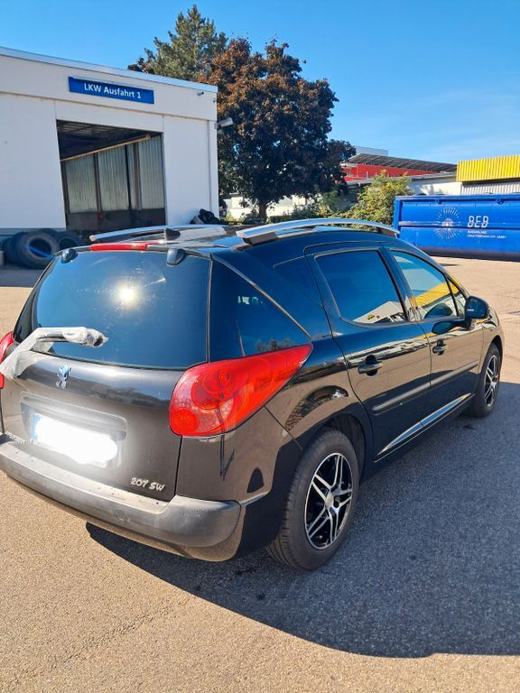 Peugeot 207 172.000 km 2.800 € Freiburg 79111