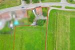 BIETERVERFAHREN: Idyllisch gelegenes Baugrundstück mit Wiesengrundstücken