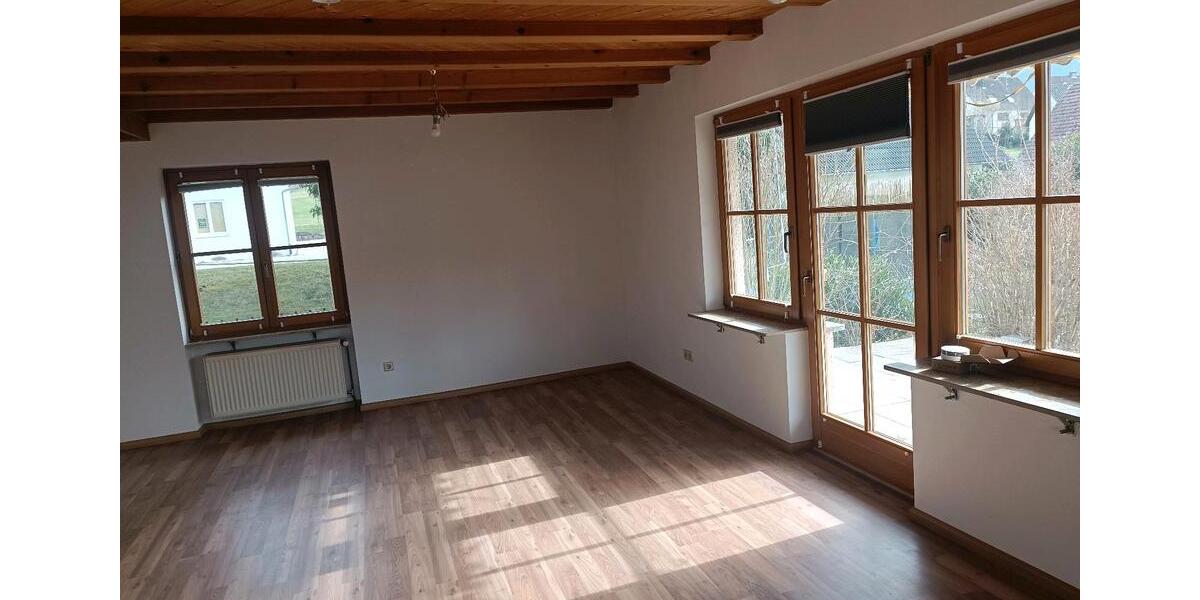 Erdgeschoßwohnung Gutach im Breisgau - 3 Zimmer, 100 m&sup2;, 1.000&euro; | Angebot:25379652