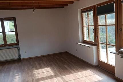 Wohnung Gutach im Breisgau - 3 Zimmer, 100 m&sup2;, 1.000&euro; | Angebot:25379652