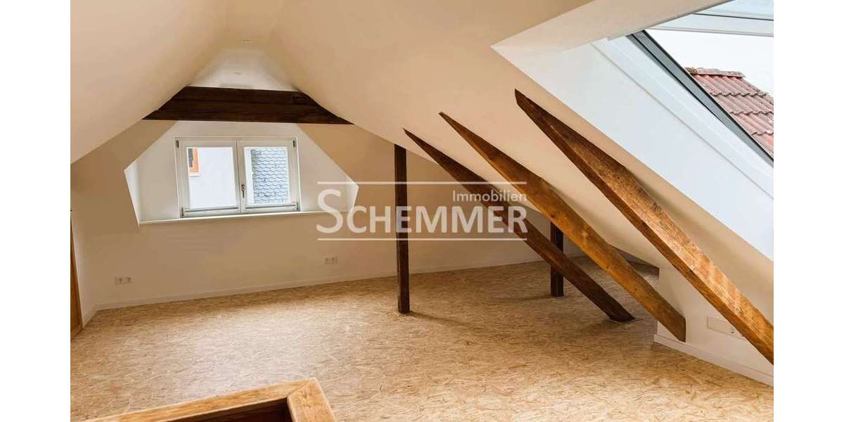 Etagenwohnung Waldkirch - 4 Zimmer, 98 m&sup2;, 1.400&euro; | Angebot:27076060