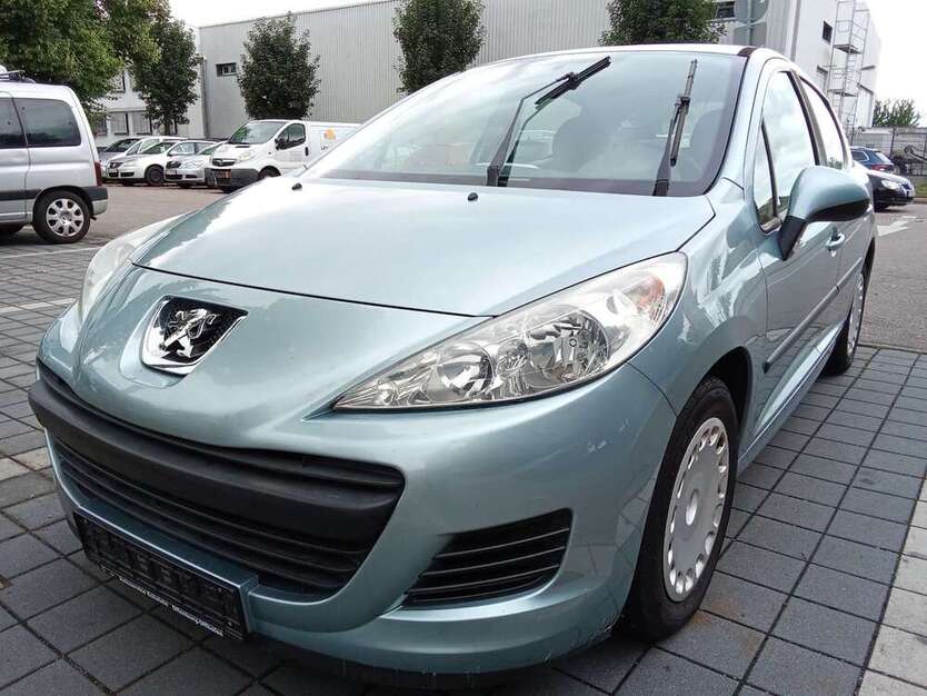 Peugeot 207 112.000 km 2.550 € Freiburg im Breisgau 79115