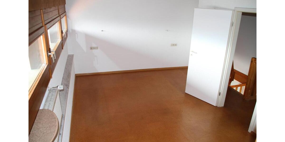 Maisonettenwohnung Schallstadt - 5 Zimmer, 160 m&sup2;, 1.600&euro; | Angebot:26039067