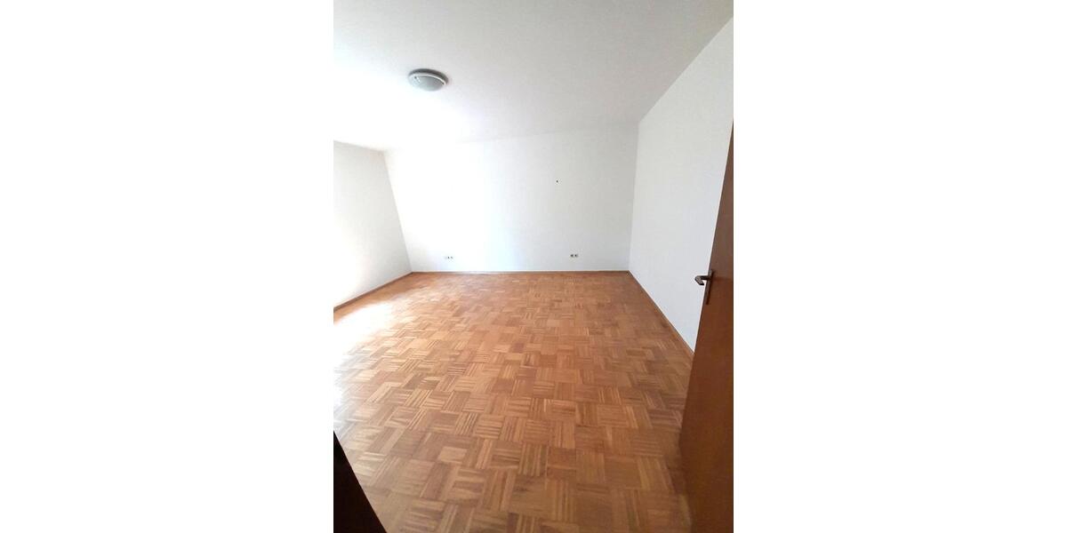 Erdgeschoßwohnung Badenweiler - 3 Zimmer, 84 m&sup2;, 275.000&euro; | Angebot:27225275
