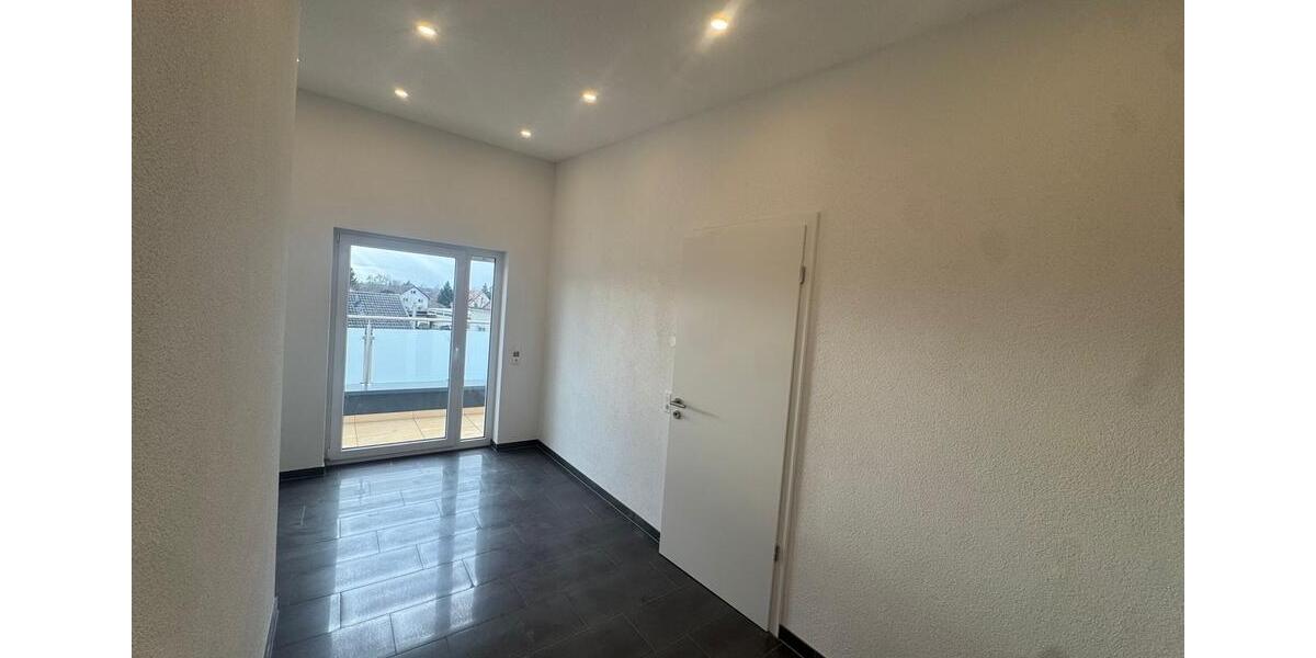 Dachgeschoßwohnung Rheinhausen - 4 Zimmer, 102 m&sup2;, 1.650&euro; | Angebot:24891175