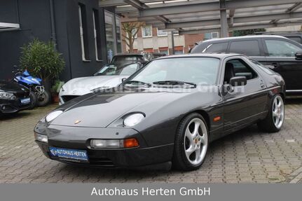 Porsche 928
