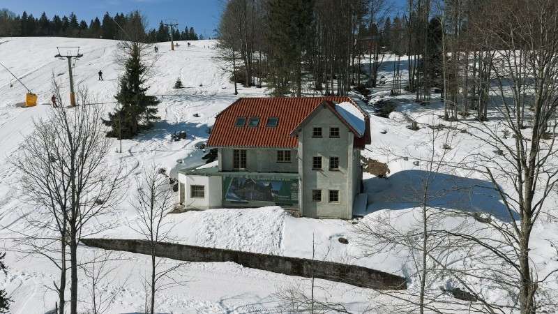 Einfamilienhaus Feldberg - 12 Zimmer, 340 m&sup2;, 680.000&euro; | Angebot:23438324