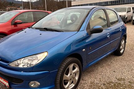 Peugeot 206 157.000 km 2.850 &euro; Freiburg im Breisgau 79108