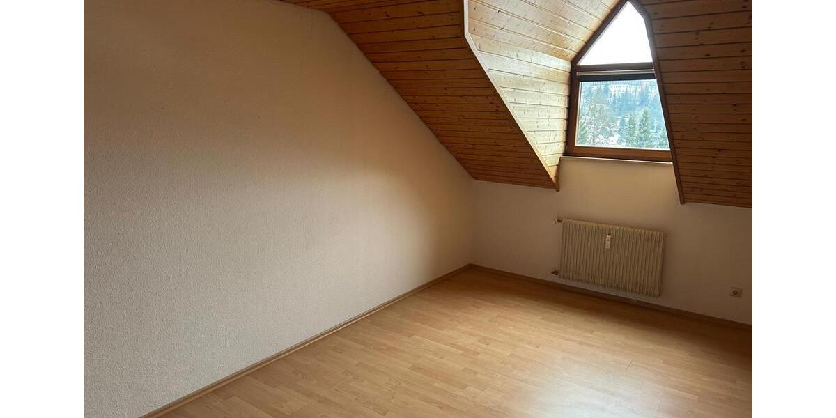 Etagenwohnung Titisee-Neustadt Neustadt - 3 Zimmer, 94 m&sup2;, 900&euro; | Angebot:25049724