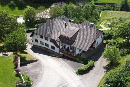 Haus Simonswald - 18 Zimmer, 723 m&sup2;, 1.295.000&euro; | Angebot:26119118
